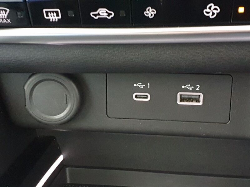 More views of Nissan X-Trail
