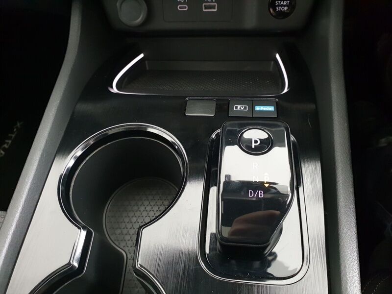 More views of Nissan X-Trail