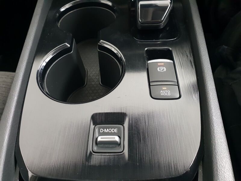 More views of Nissan X-Trail