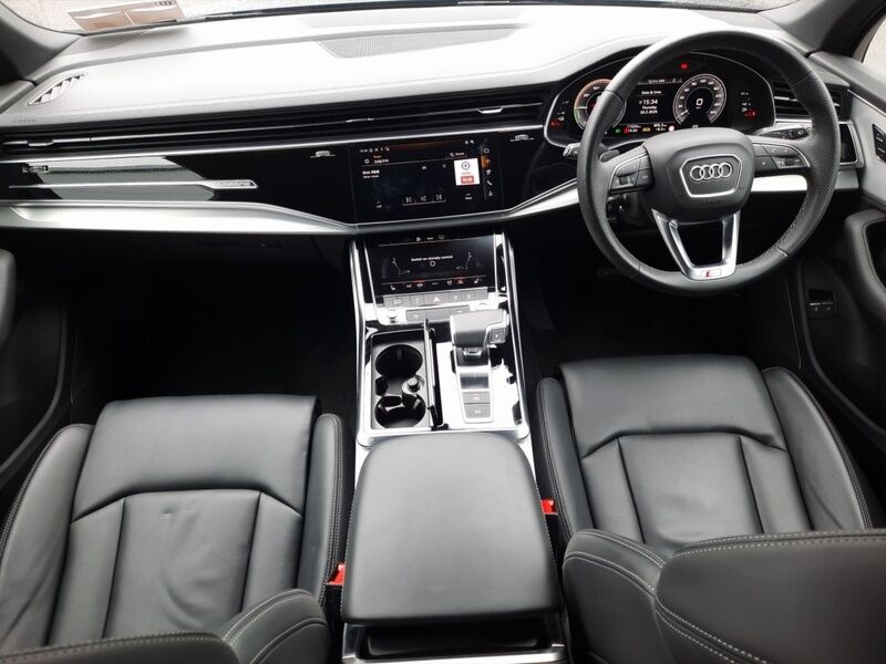 More views of Audi Q7