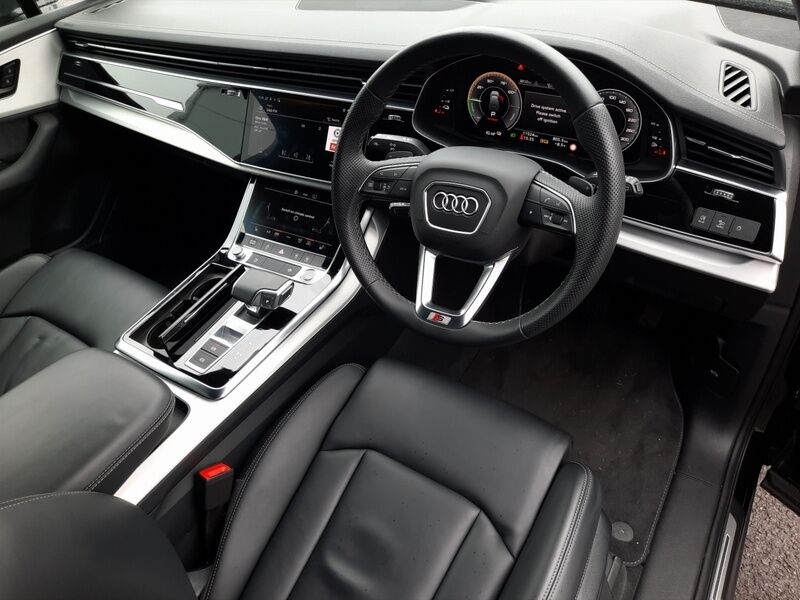 More views of Audi Q7