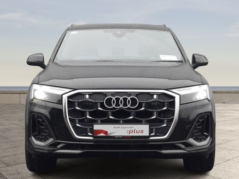 More views of Audi Q7