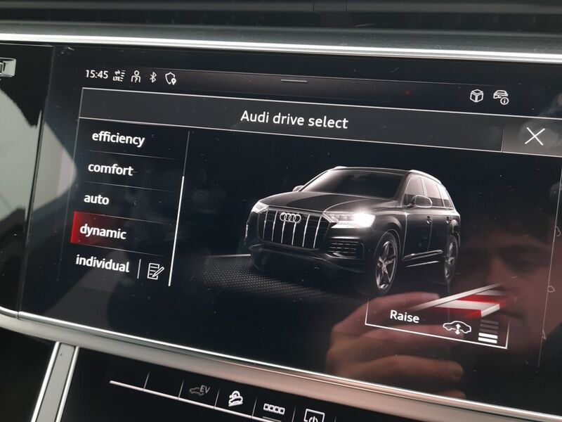 More views of Audi Q7