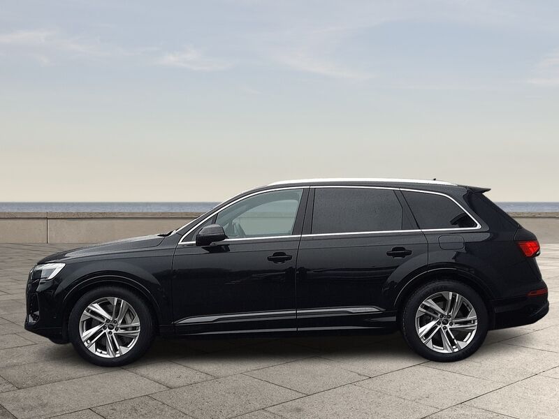 More views of Audi Q7