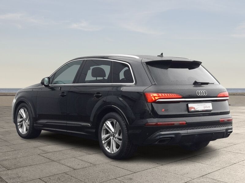 More views of Audi Q7