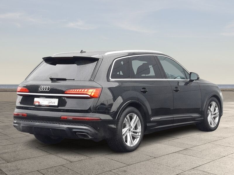 More views of Audi Q7