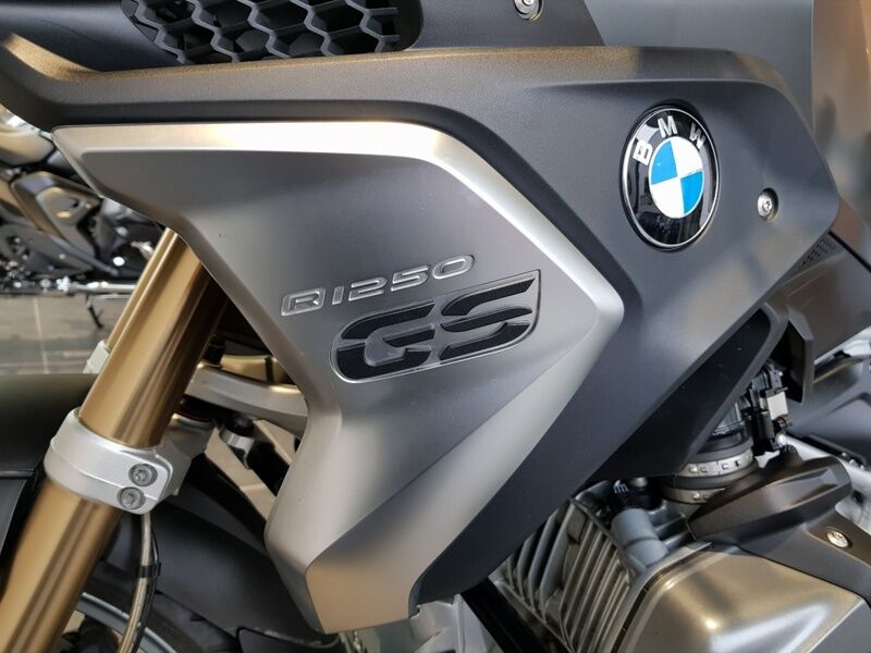 More views of BMW R 1250