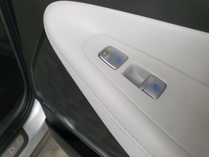 More views of Hyundai Santa Fe