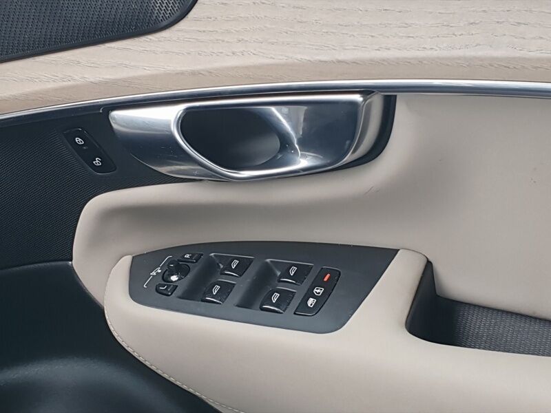 More views of Volvo XC90