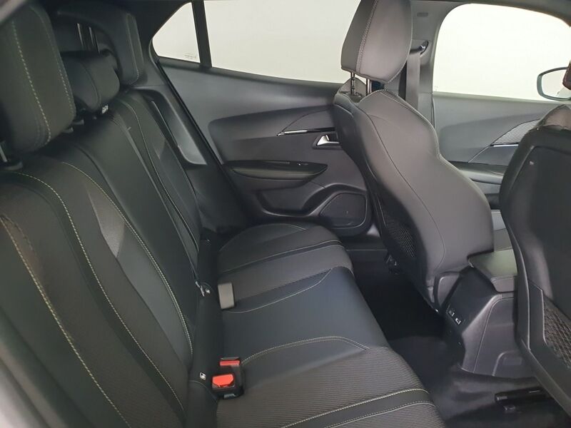 More views of Peugeot 2008