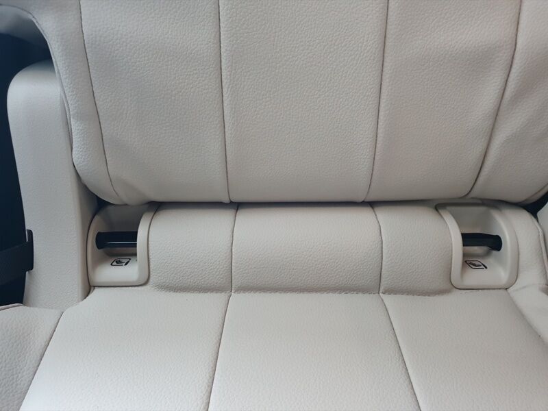 More views of Mercedes-Benz GLB