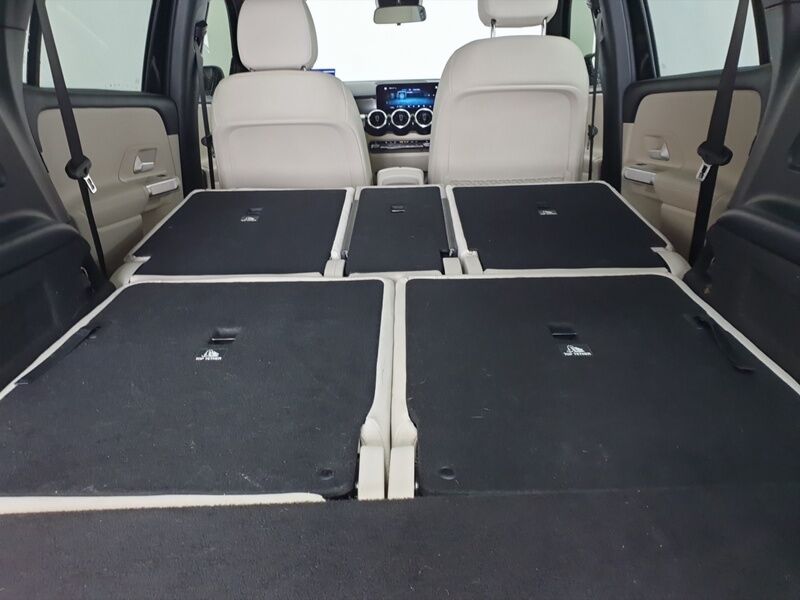 More views of Mercedes-Benz GLB