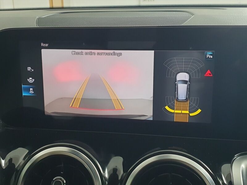 More views of Mercedes-Benz GLB