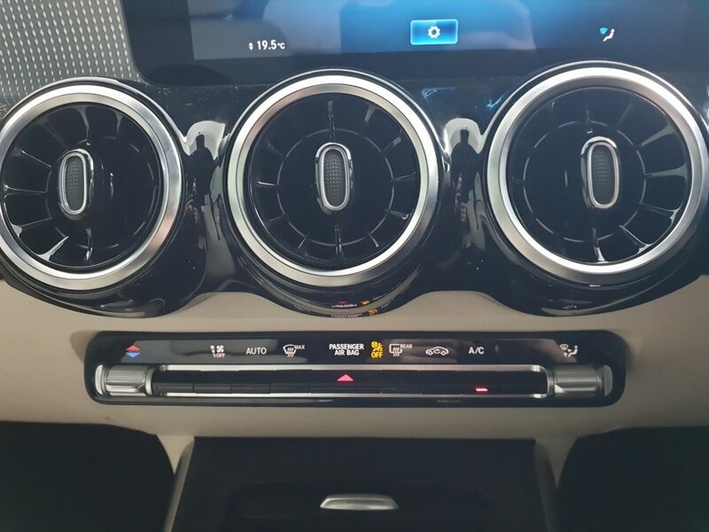 More views of Mercedes-Benz GLB