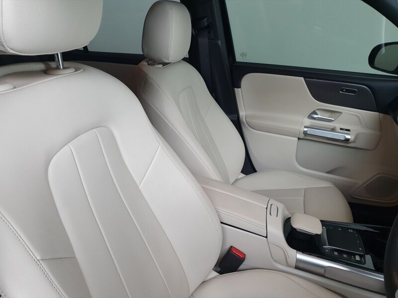 More views of Mercedes-Benz GLB