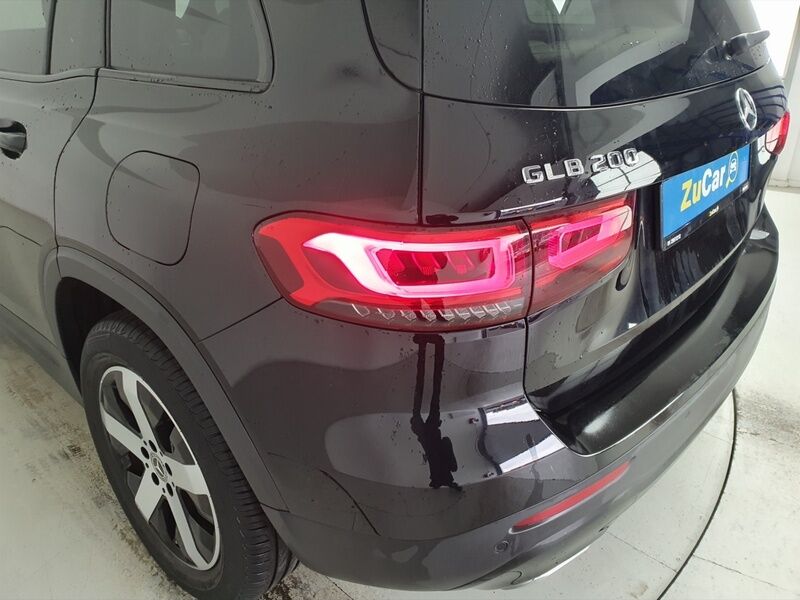 More views of Mercedes-Benz GLB