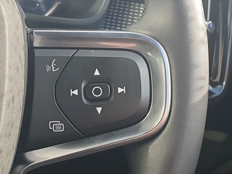 More views of Volvo EX40