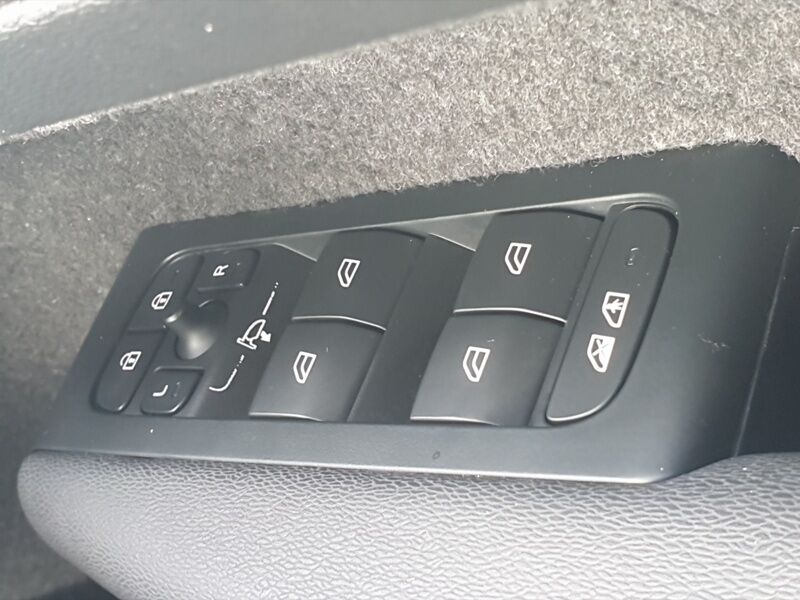 More views of Volvo EX40