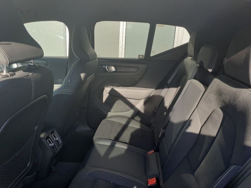 More views of Volvo EX40