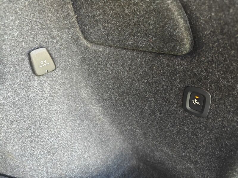 More views of Volvo XC40