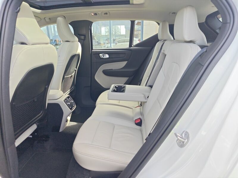 More views of Volvo XC40