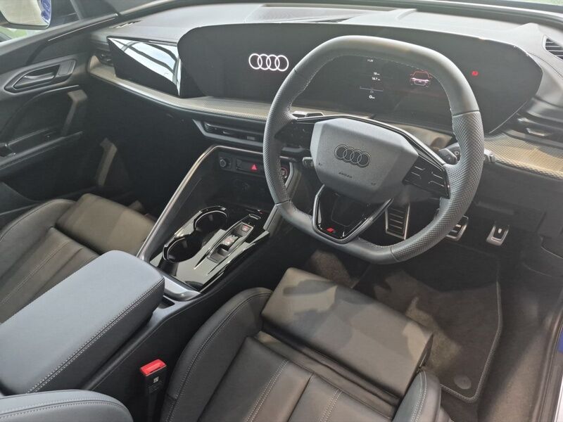 More views of Audi Q5