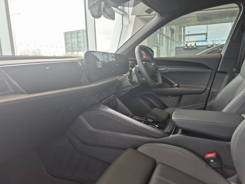 More views of Audi Q5