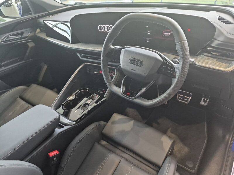 More views of Audi Q5