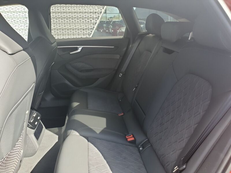 More views of Audi A6