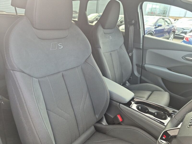 More views of Audi Q3