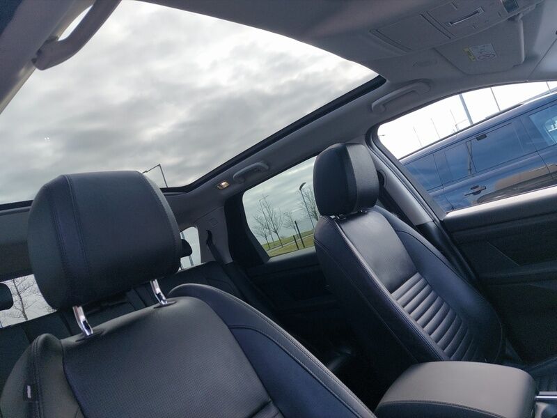 More views of Land Rover Discovery Sport