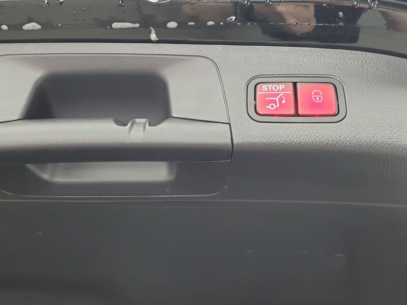 More views of Mercedes-Benz GLA