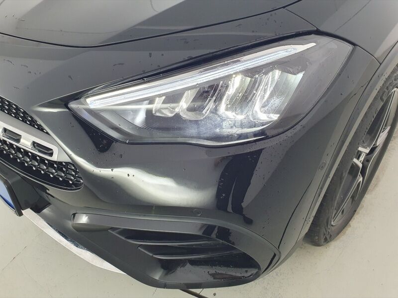 More views of Mercedes-Benz GLA