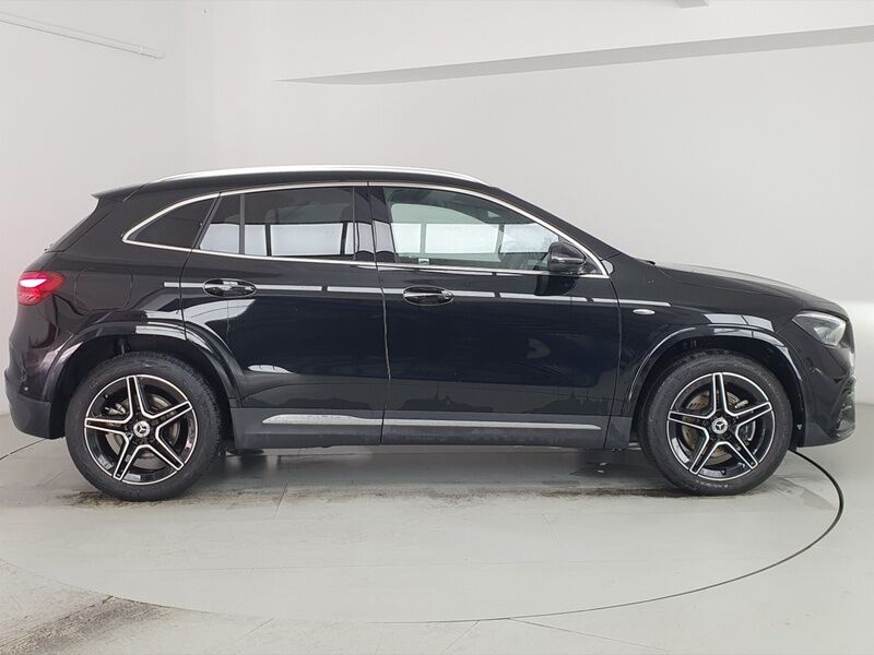 More views of Mercedes-Benz GLA