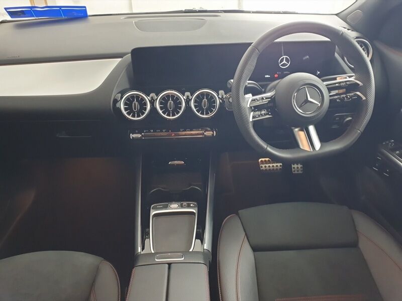 More views of Mercedes-Benz GLA