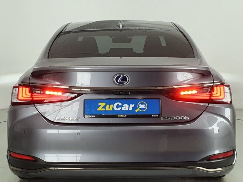 More views of Lexus ES