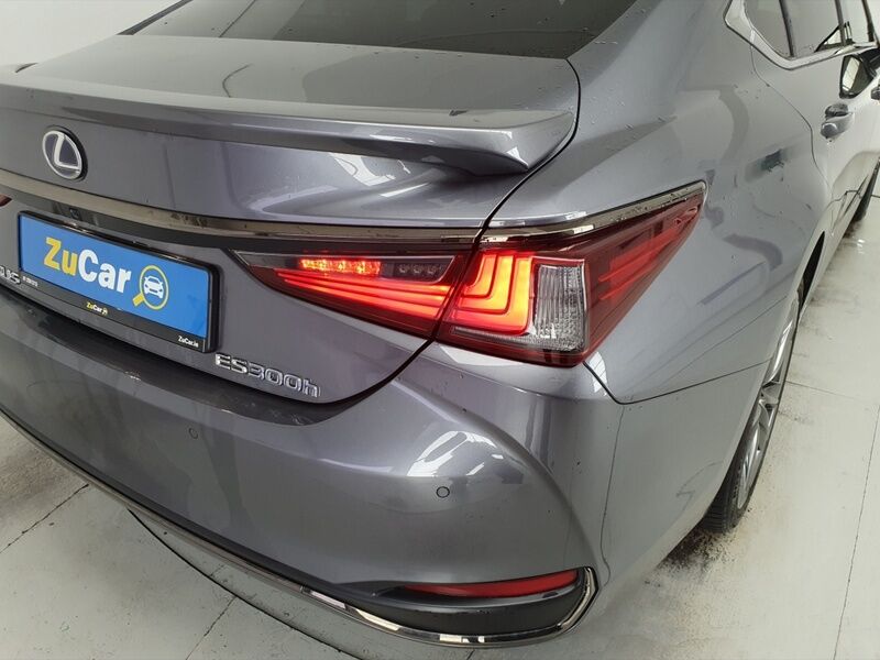 More views of Lexus ES