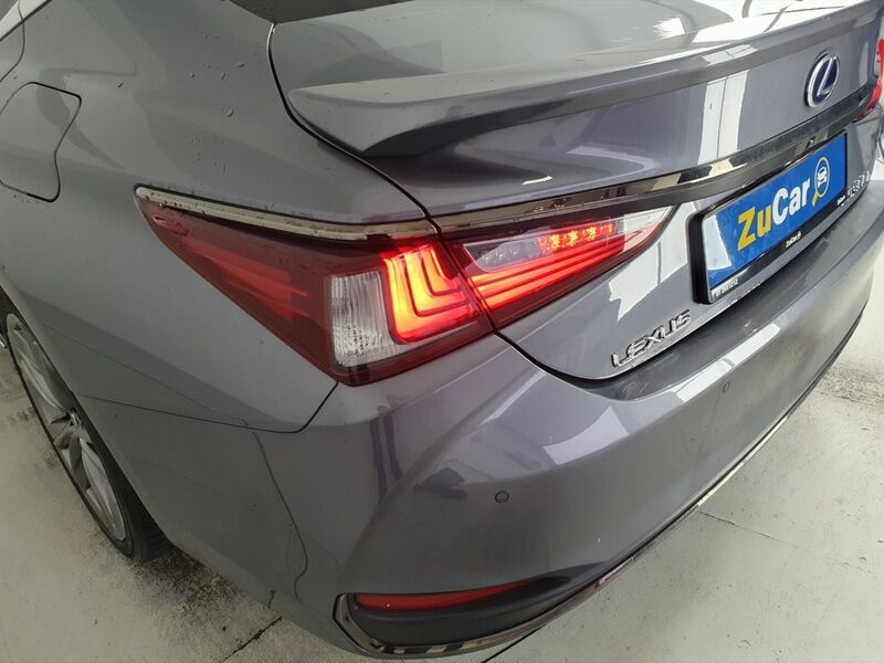 More views of Lexus ES