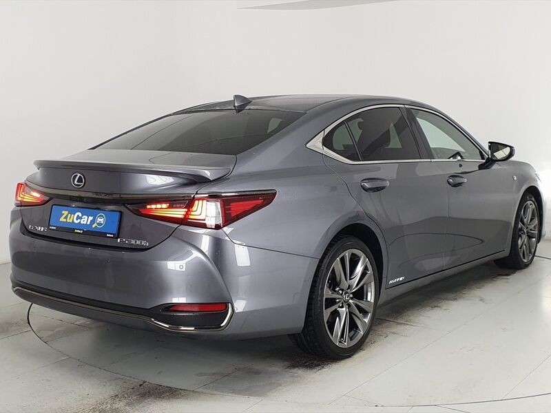 More views of Lexus ES