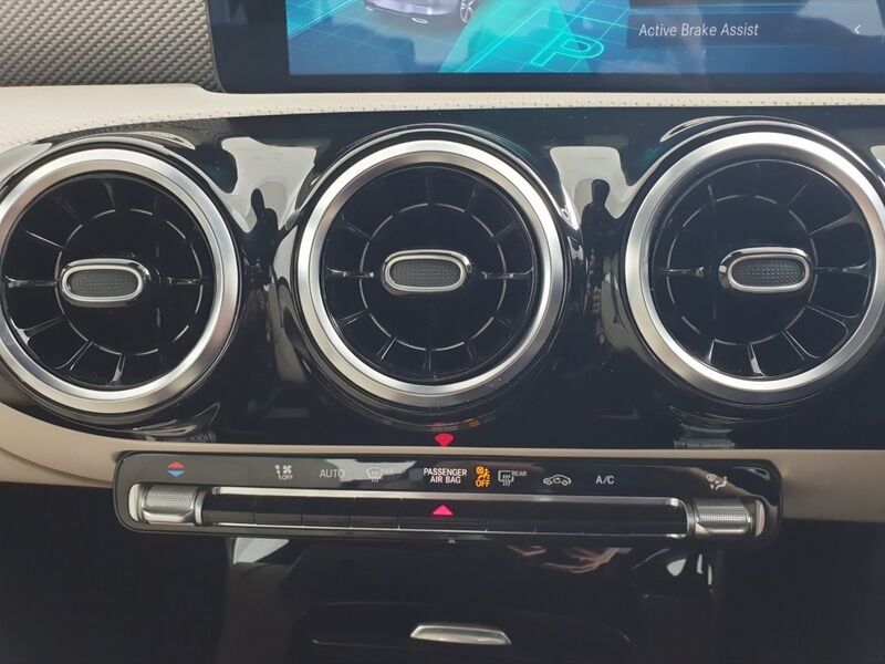 More views of Mercedes-Benz CLA