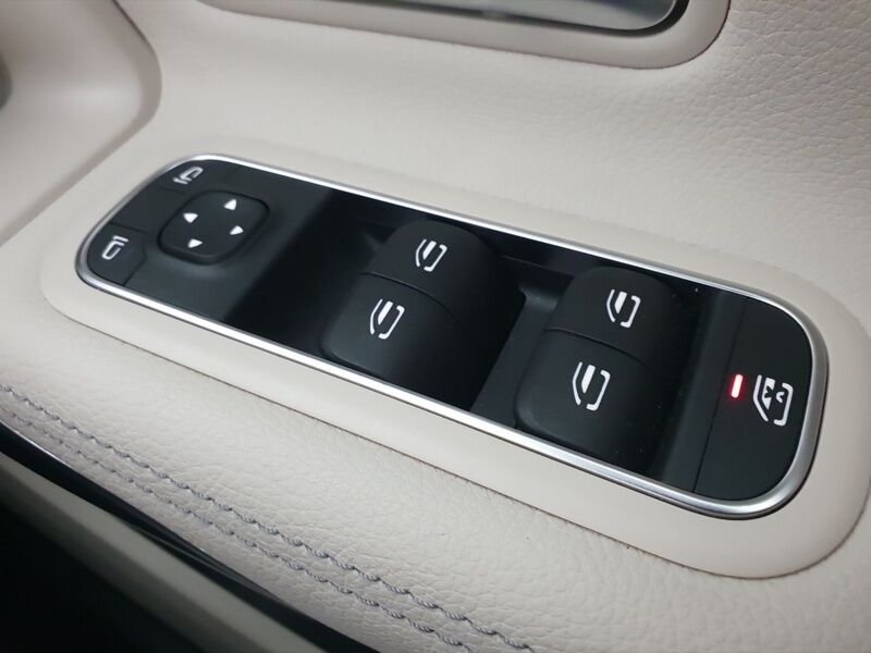 More views of Mercedes-Benz CLA