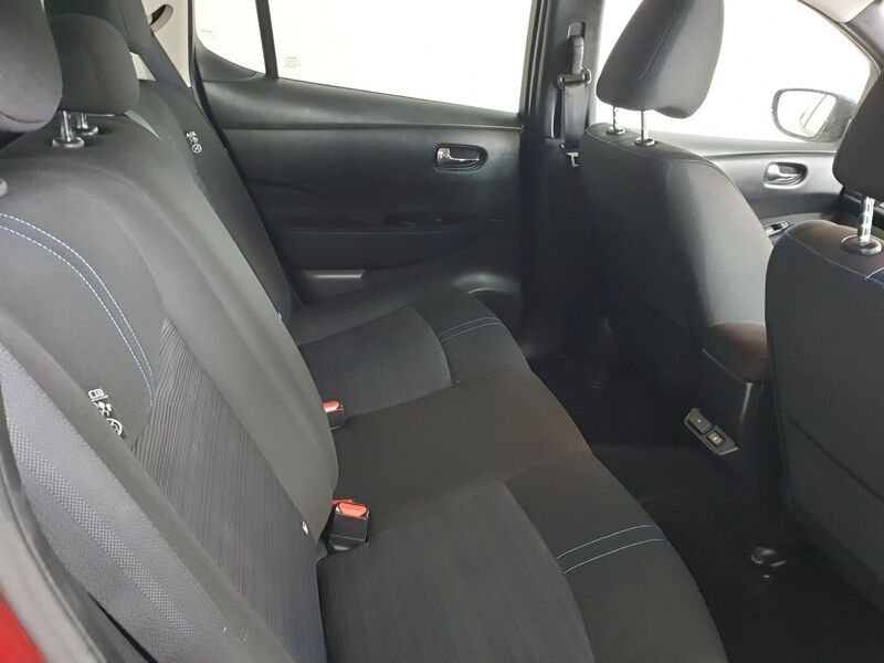 More views of Nissan Leaf