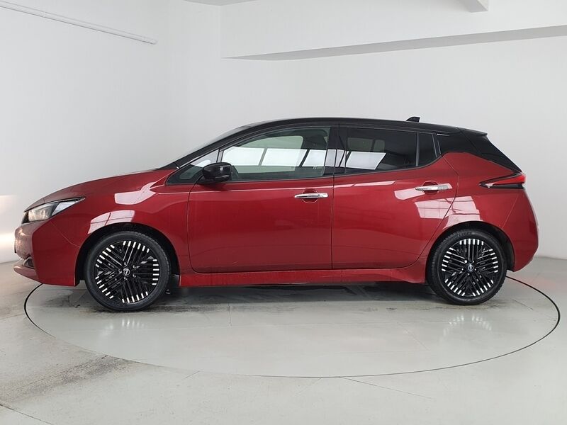 More views of Nissan Leaf