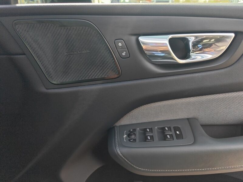 More views of Volvo XC60