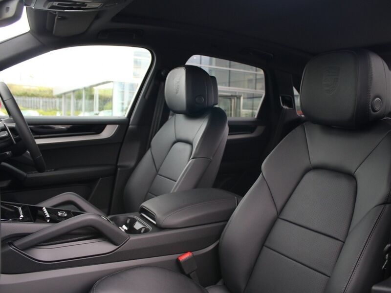More views of Porsche Cayenne