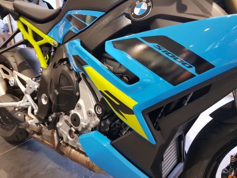 More views of BMW S 1000