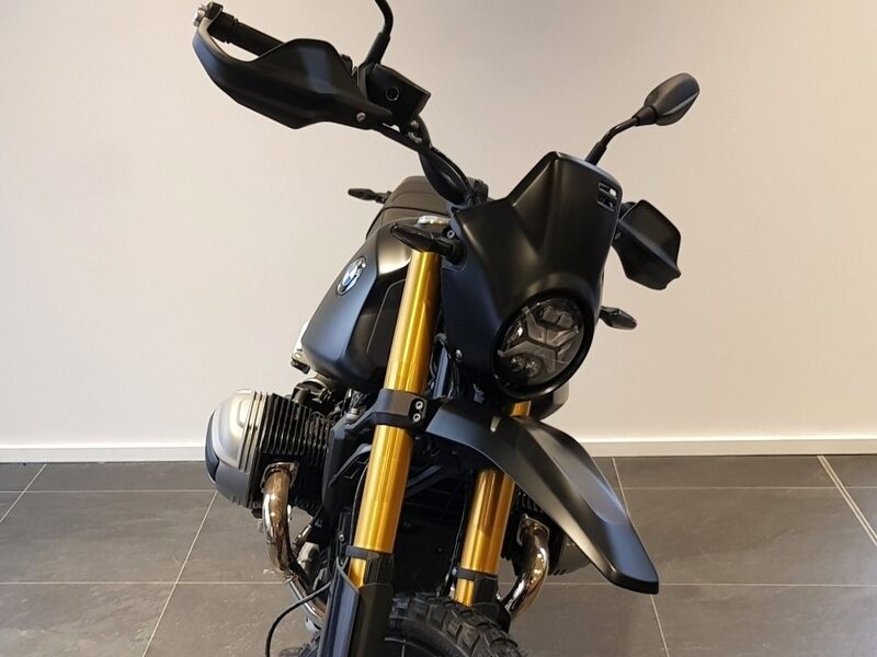 More views of BMW R 1200
