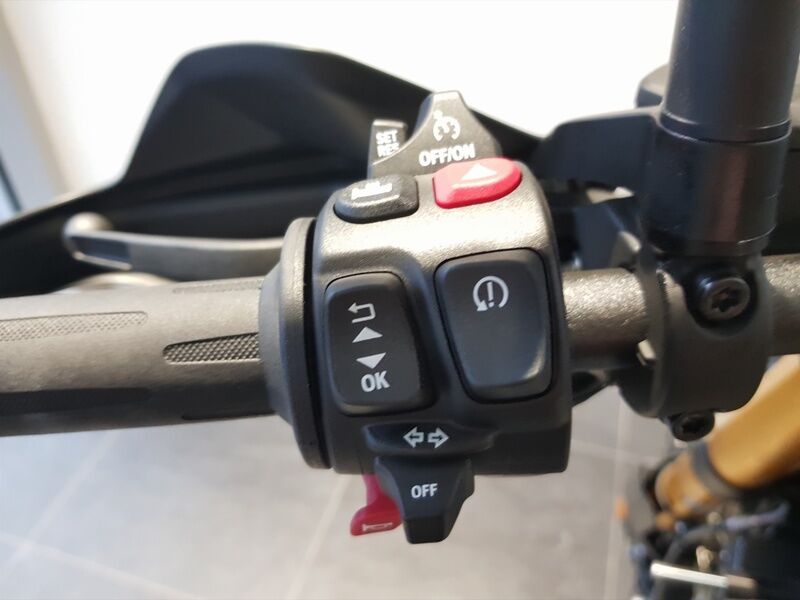 More views of BMW R 1200