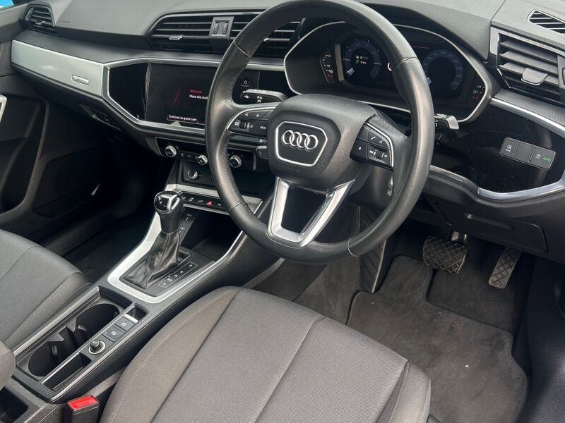More views of Audi Q3