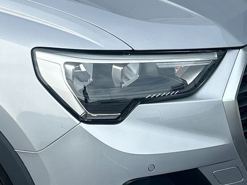 More views of Audi Q3